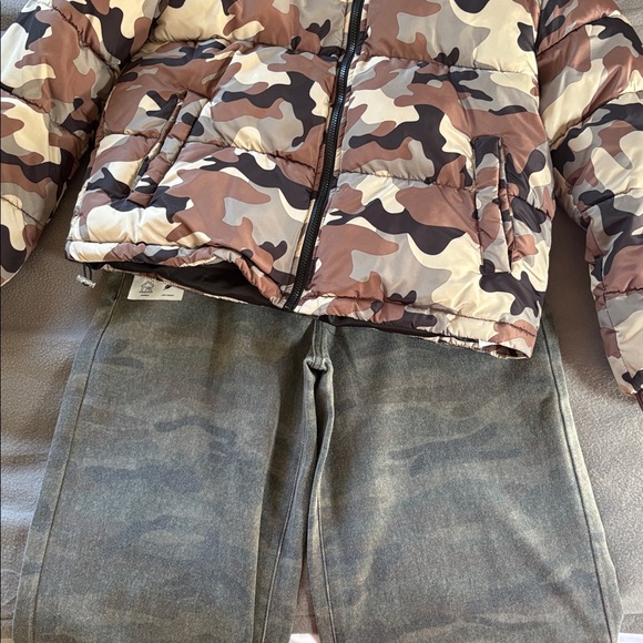 Refrain Camouflage Wide-Leg Jeans - Picture 7 of 9